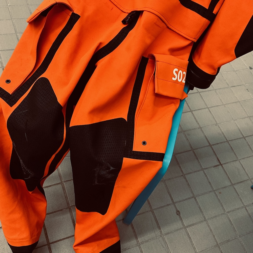 Me-drysuit